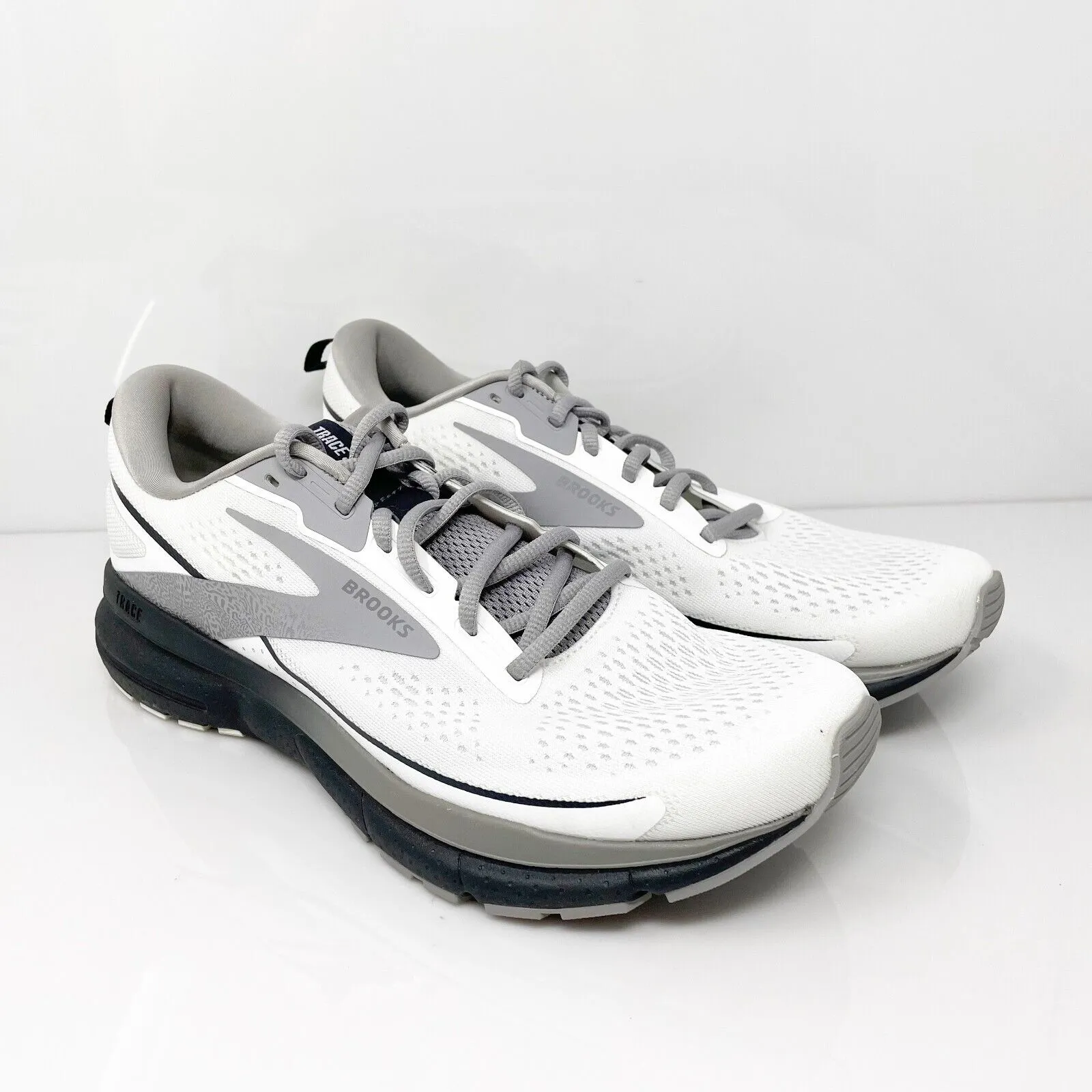 Brooks Mens Trace 3 1104121D180 White Running Shoes Sneakers Size 10.5 D