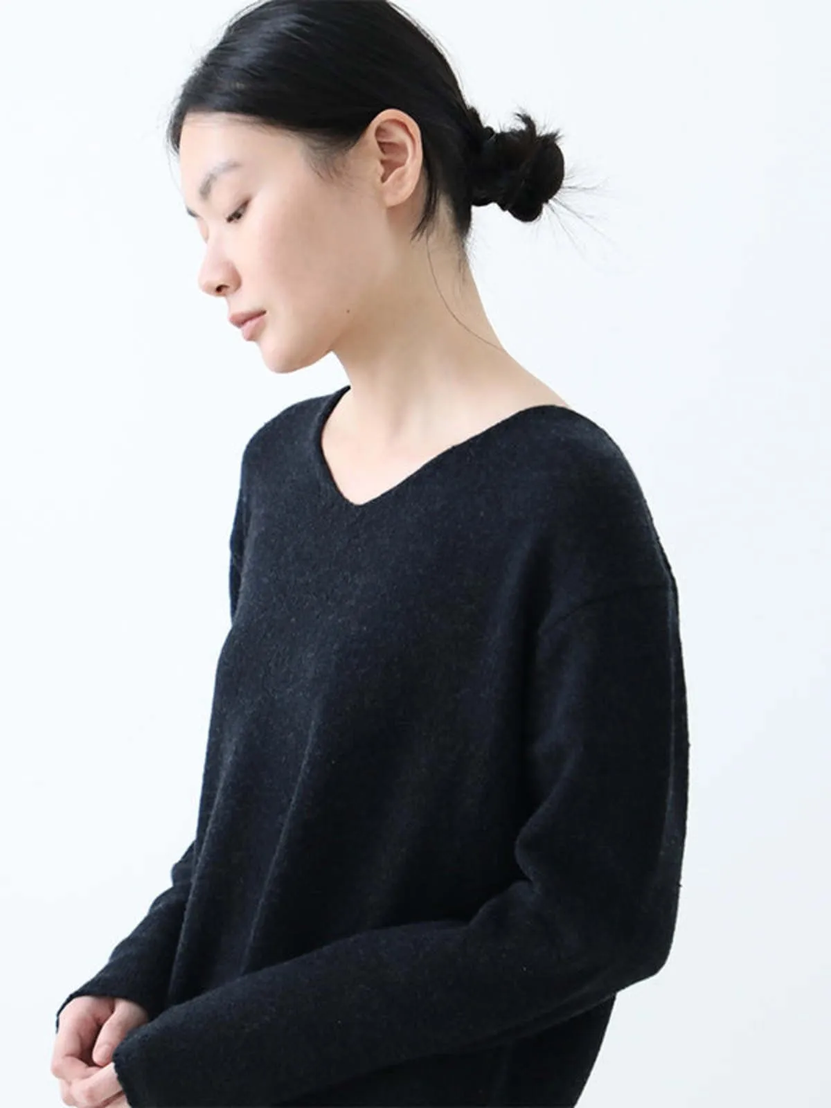 evam eva Wool/Silk V-neck Pullover - Charcoal