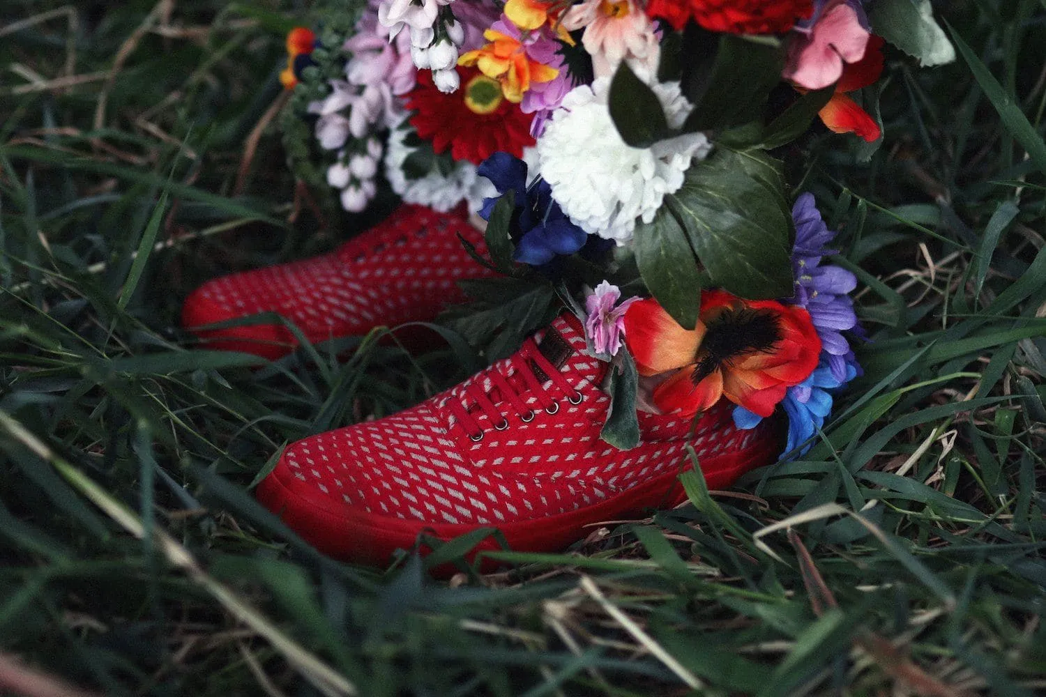 'Revenant' sneaker with vulcanised outsole by Brave Gentleman - red/grey